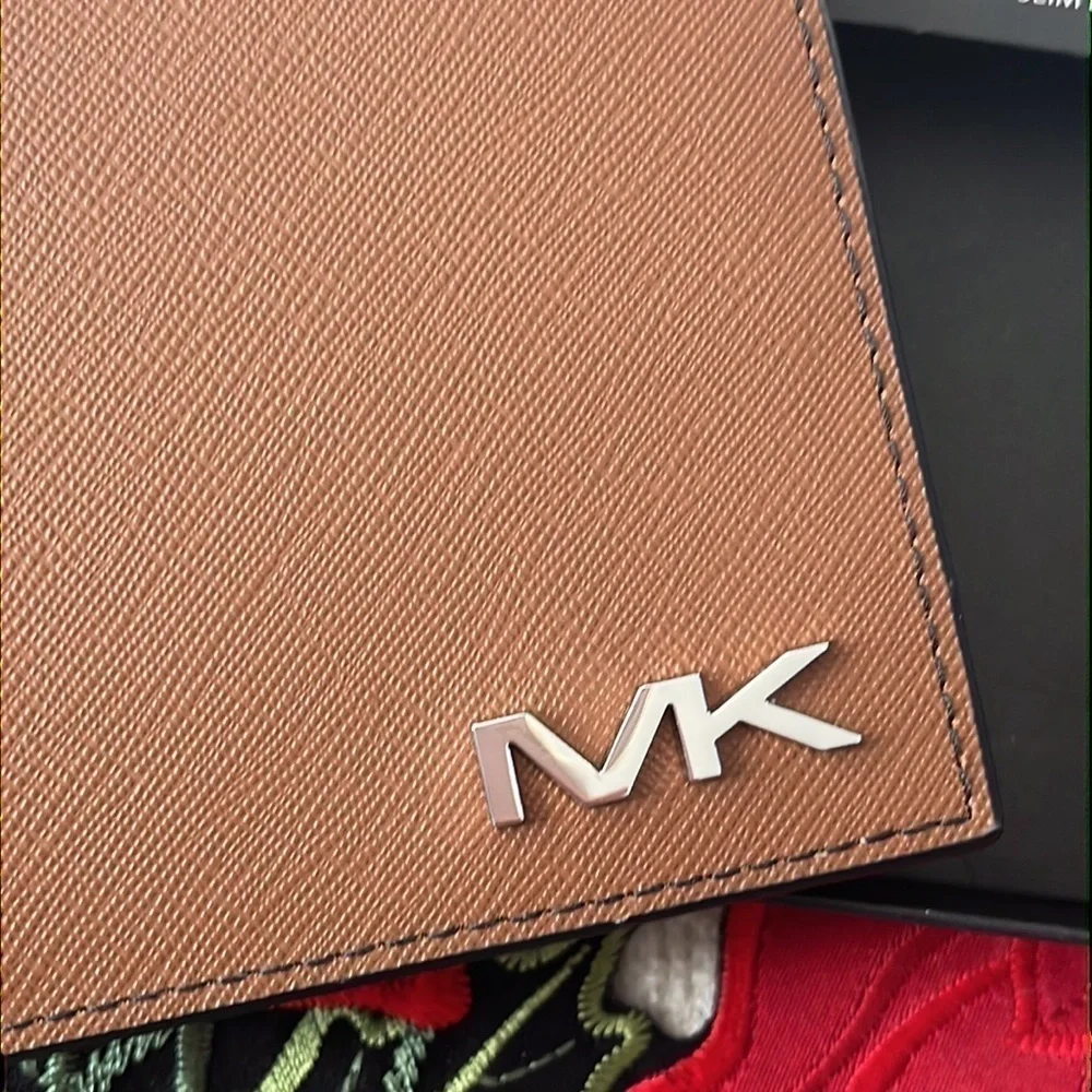 Brand New Michael Kors Genuine Leather Luggage Slim Billfold Wallet Metal Logo